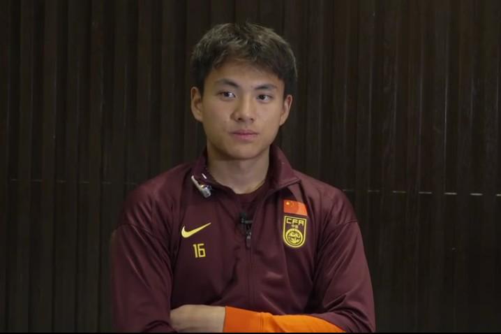 乐鱼体育官方网站-李昊：成功需一步步脚踏实地，指挥防线是门将的本职工作