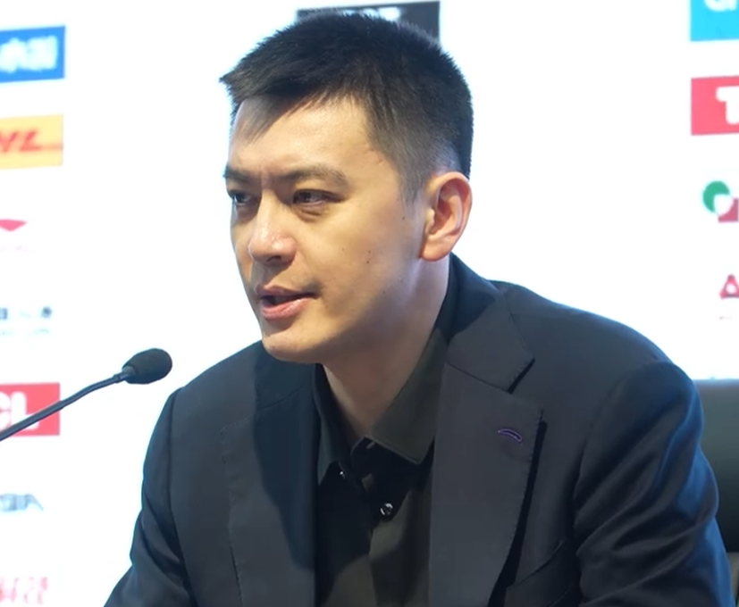 乐鱼体育官方网站-输山东发布会！杨鸣与莫兰德直指关键球问题，但满意球队发挥！