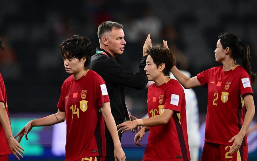 乐鱼体育官方网站-率队进世界杯！曝中国女足洋帅仍可能遭解雇，续约门槛曝光引热议